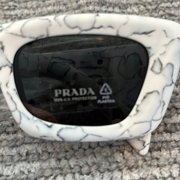 PRADA SUNGLASSES - Picture 9 of 9